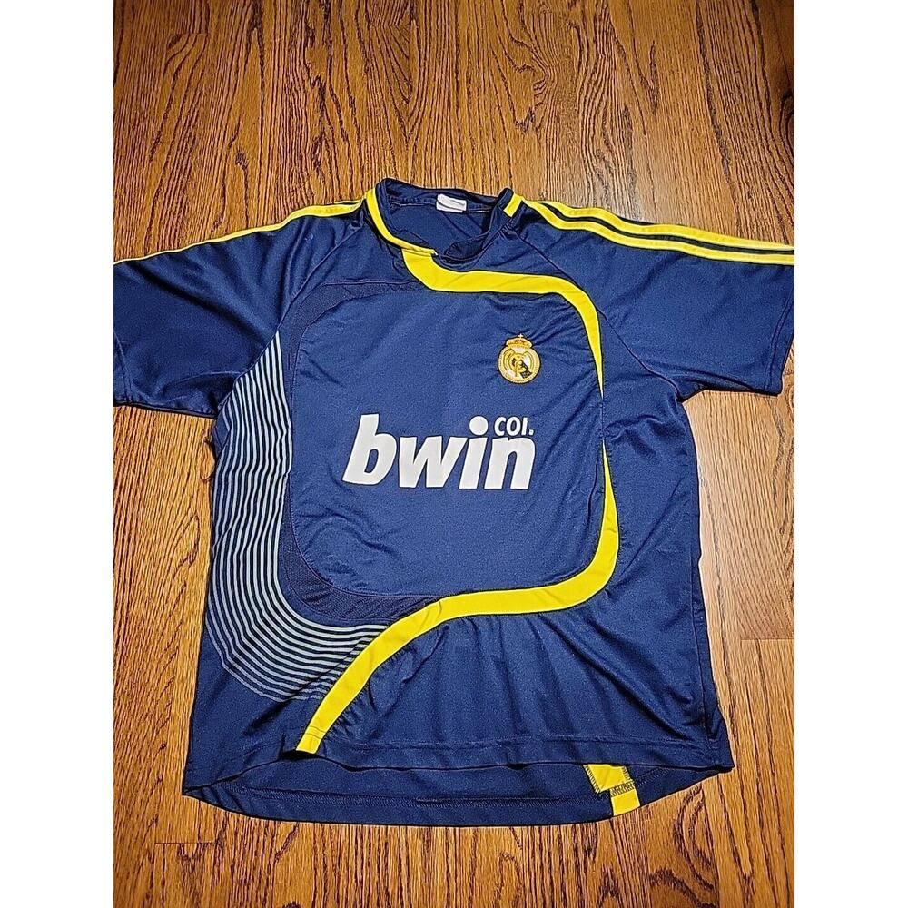 Real Madrid Soccer Jersey Mens Size Large Futbol Shirt Bwin Top - Picture 1 of 7